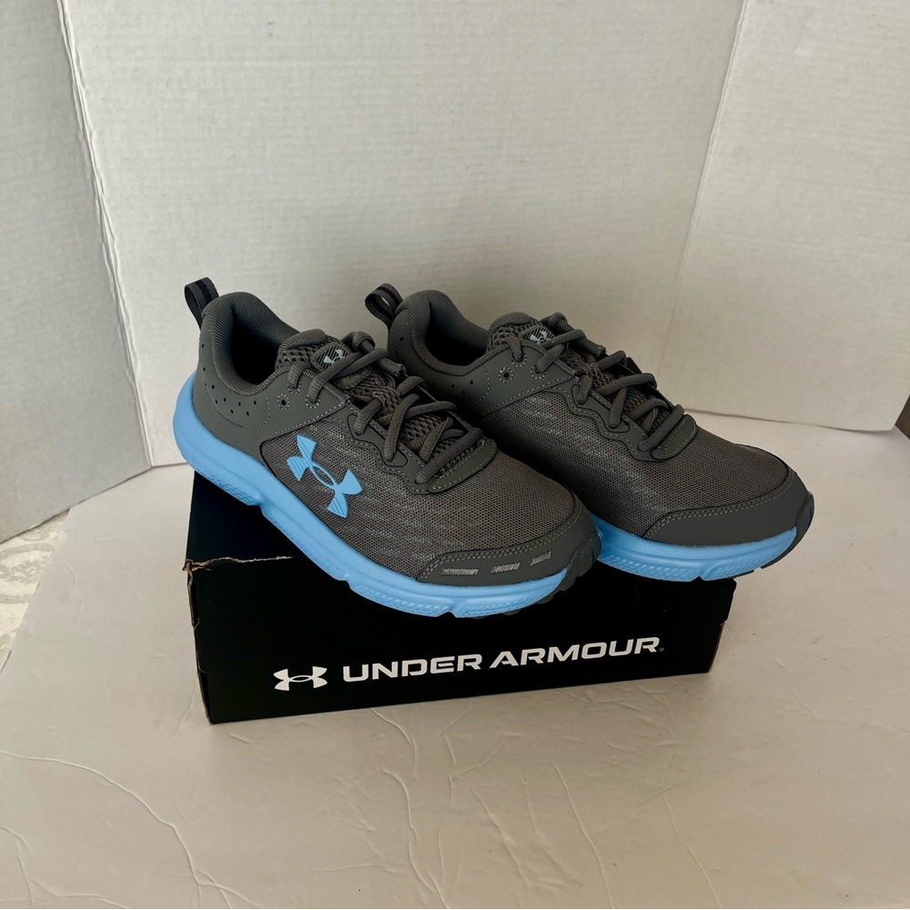 Under Armour Gray and Blue Athletic Shoes with Sleek Design Mens Size 8